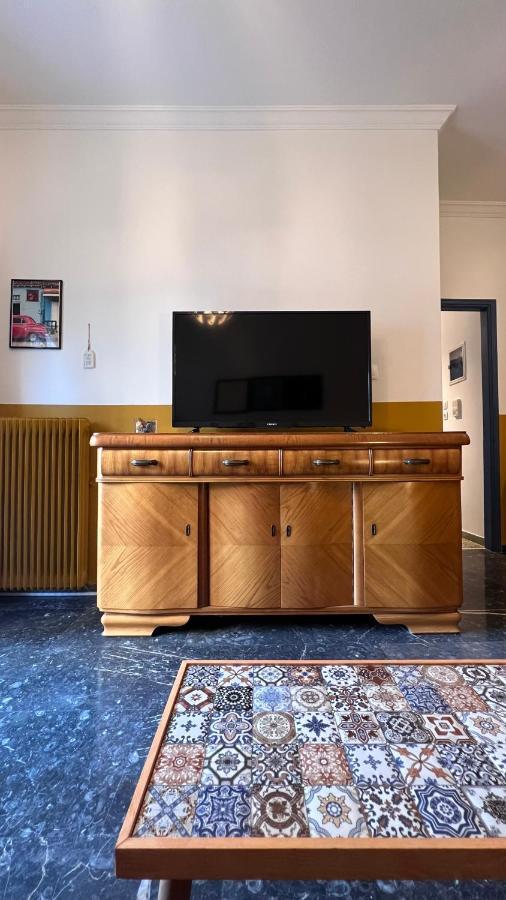 Athenian Vintage Style 2 Bdr Apartment Exteriör bild